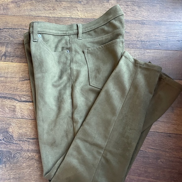 Banana Republic Denim - Banana Republic Faux Suede Olive Colored High Rise Skinny Pants, Women’s Size 10